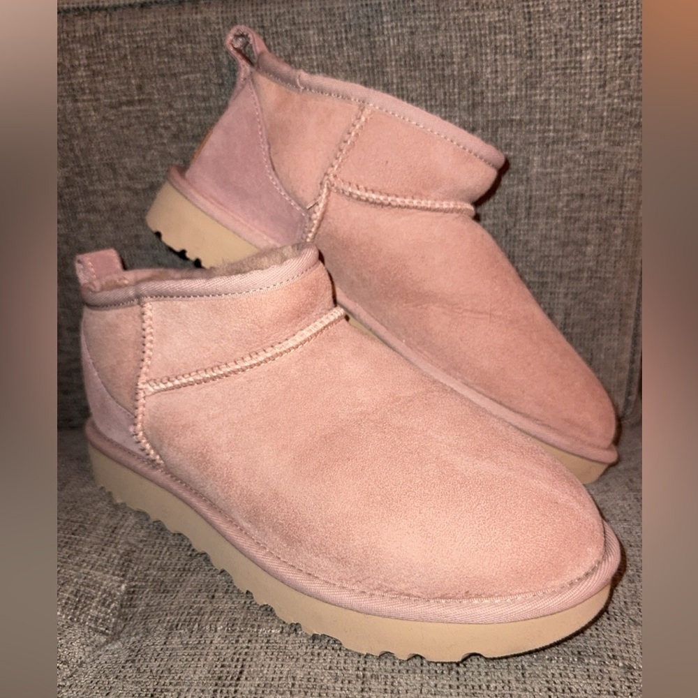 UGG classic ultra mini NWT
